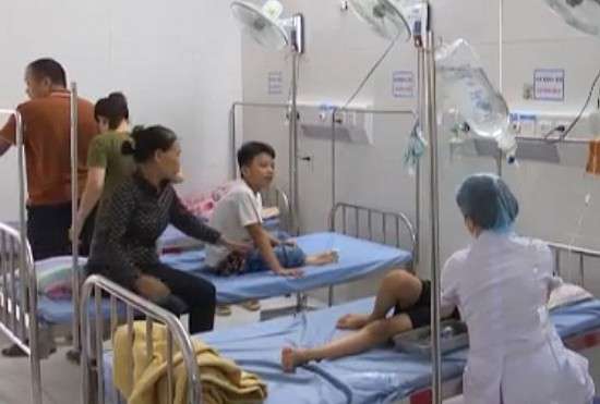 Thái Bình: 28 học sinh tiểu học bị ngộ độc sau bữa tiệc liên hoan Tết Trung thu tại lớp