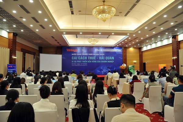 Quang cảnh Diễn đàn Thuế - Hải quan năm 2024 với chủ đề “Cải cách Thuế - Hải quan vì sự phát triển bền vững của DN”