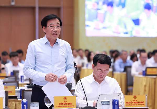 Thủ tướng: Đãi ngộ đặc biệt để thu hút tổng công trình sư, nhân tài khoa học công nghệ- Ảnh 7. Thủ tướng: Đãi ngộ đặc biệt để thu hút tổng công trình sư, nhân tài khoa học công nghệ- Ảnh 7.