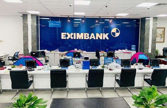 Ngân hàng Eximbank thu thêm 55.000 đồng/tháng phí SMS Banking