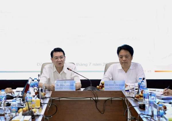 Ông Phạm Tuấn Anh - Thành viên HĐTV Petrovietnam biểu dương những nỗ lực của PV Power để đưa Dự án Nhơn Trạch 3 và 4 hoàn thành được nhiều mốc tiến độ quan trọng.