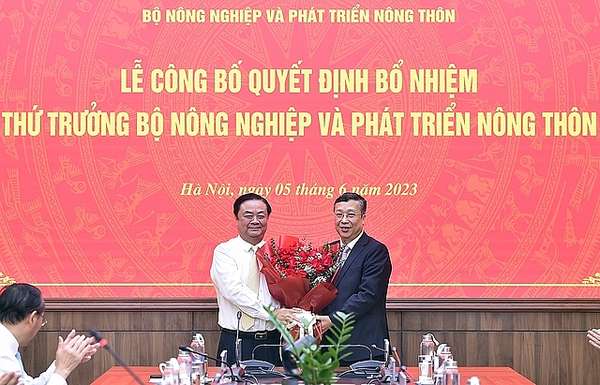 Phó Thủ tướng Trần Lưu Quang trao Quyết định bổ nhiệm Thứ trưởng Bộ NN&PTNT