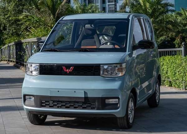 Giá xe Wuling Hongguang Mini EV tháng 8: Lăn bánh chỉ từ 261 triệu