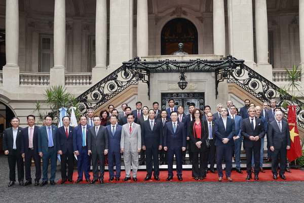 Đoàn đại biểu Quốc hội Việt Nam, đại diện các bộ, ngành, doanh nghiệp Việt Nam đã tham dự diễn đàn.