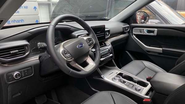 Ford Explorer 2023: SUV full size đang có mức giá hấp dẫn