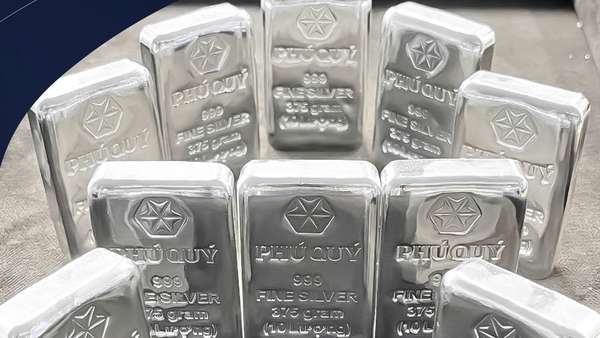 Giá bạc hôm nay sụt giảm