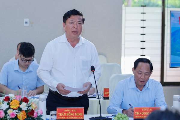 Thủ tướng: Thần tốc, táo bạo xây dựng Côn Đảo sáng, xanh, sạch, đẹp, hiện đại, tầm cỡ quốc tế và bảo đảm an ninh quốc phòng- Ảnh 8. Thủ tướng: Thần tốc, táo bạo xây dựng Côn Đảo sáng, xanh, sạch, đẹp, hiện đại, tầm cỡ quốc tế và bảo đảm an ninh quốc phòng- Ảnh 8.