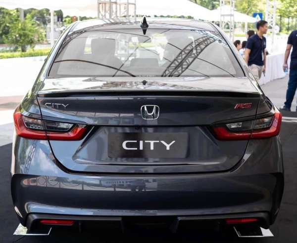 Giá xe Honda City tháng 8/2023: Giá hấp dẫn kéo khách trước 