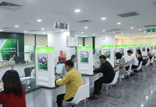 Gửi tiết kiệm 300 triệu kỳ hạn 6 tháng tại Vietcombank nhận bao nhiêu tiền lãi?