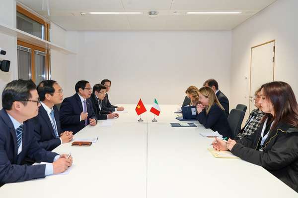 Thủ tướng gặp lãnh đạo các nước và đối tác châu Âu - Ảnh 2.