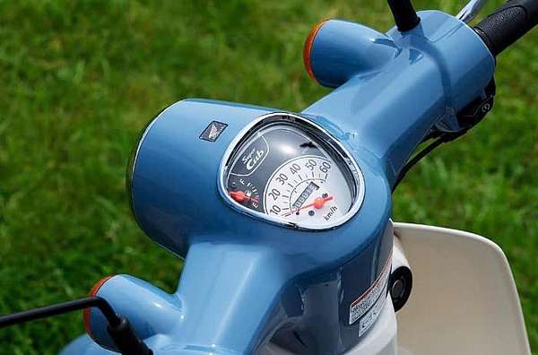 Honda Super Cub ra mắt phiên bản cuối cùng:  