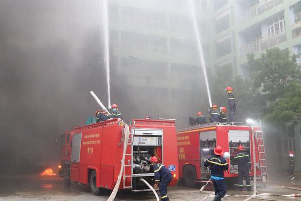 Diễn tập phương án chữa cháy và cứu nạn cứu hộ cấp tỉnh tại NMNĐ Vĩnh Tân 4