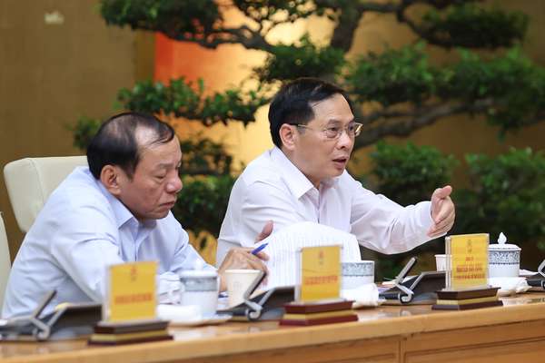 Thủ tướng: Kiên định mục tiêu, giữ vững bản lĩnh, ứng phó linh hoạt, kịp thời, hiệu quả với tình hình- Ảnh 4. Thủ tướng: Kiên định mục tiêu, giữ vững bản lĩnh, ứng phó linh hoạt, kịp thời, hiệu quả với tình hình- Ảnh 4.