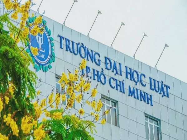 Trường Đại học Luật TP. Hồ Chí Minh: Điểm chuẩn cao nhất hơn 27 điểm