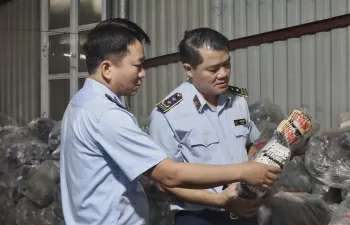 'Hàng hiệu' Hàn Quốc, Nhật Bản bị làm giả tại La Phù