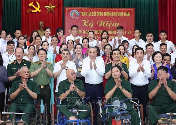 Tổng Bí thư Tô Lâm: Người có công là tài sản quý, là biểu tượng của ý chí, nghị lực Việt Nam- Ảnh 4. Tổng Bí thư Tô Lâm: Người có công là tài sản quý, là biểu tượng của ý chí, nghị lực Việt Nam- Ảnh 4.