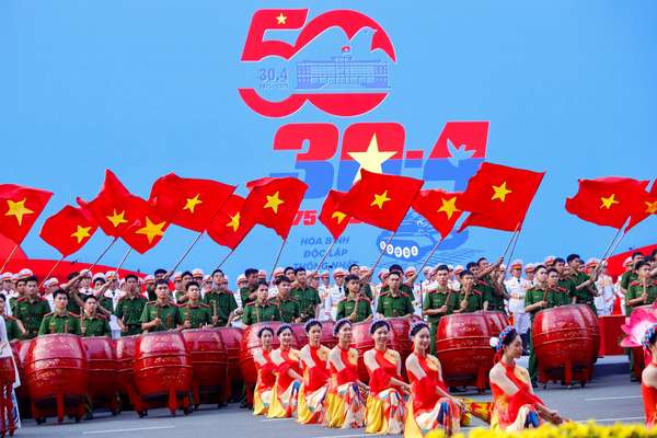 Kỷ niệm trọng thể 50 năm Giải phóng miền Nam, thống nhất đất nước- Ảnh 8. Kỷ niệm trọng thể 50 năm Giải phóng miền Nam, thống nhất đất nước- Ảnh 8.