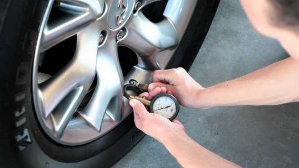Cảm biến áp suất lốp ô tô là gì, có thực sự quan trọng hay không?