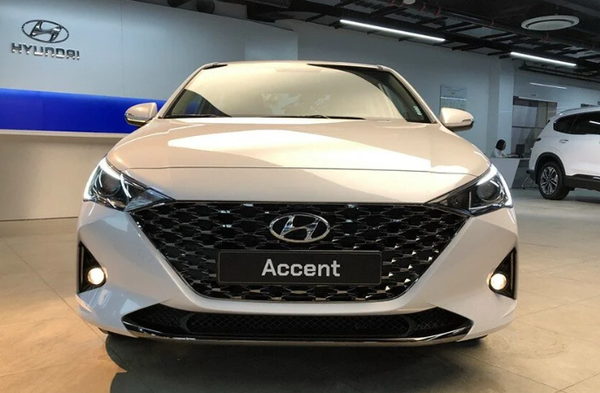Hyundai Accent giảm giá