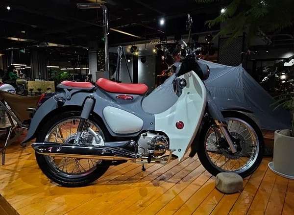 Bản sao của Honda Super Cub với trang bị phanh ABS, màn LCD: Ngoại hình đẹp, giá chỉ 35 triệu