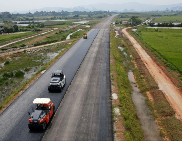 Năng lực yếu, Tập đoàn xây dựng Miền Trung bị cắt bớt việc tại cao tốc Mai Sơn - Quốc lộ 45