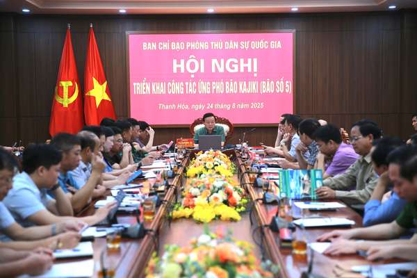 Thủ tướng họp khẩn ứng phó bão số 5: Bảo vệ tính mạng nhân dân là mục tiêu cao nhất- Ảnh 3.