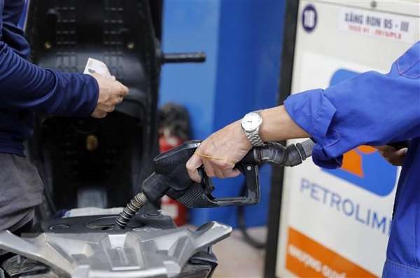 Bộ Tài chính đề xuất bỏ quy định rà soát chi phí kinh doanh xăng dầu. Ảnh minh họa