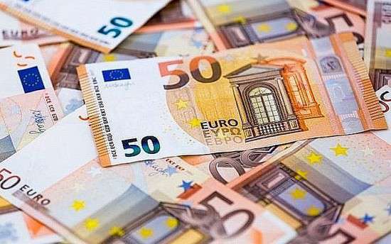 Tỷ giá Euro hôm nay 29/3/2024: Đồng Euro tiếp đà lao dốc, VCB giảm 76,44 VND/EUR chiều bán