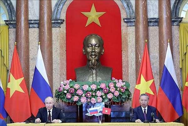 Chủ tịch nước Tô Lâm và Tổng thống Liên bang Nga Vladimir Putin tại cuộc họp báo chung - Ảnh: TTXVN