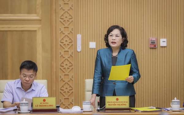 Thống đốc NHNN Nguyễn Thị Hồng phát biểu tại phiên họp. (Ảnh: SBV).