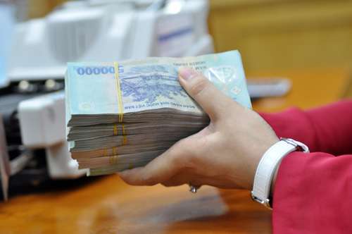 ADB: Việt Nam là nước đầu tiên ở Đông Nam Á nới lỏng chính sách tiền tệ