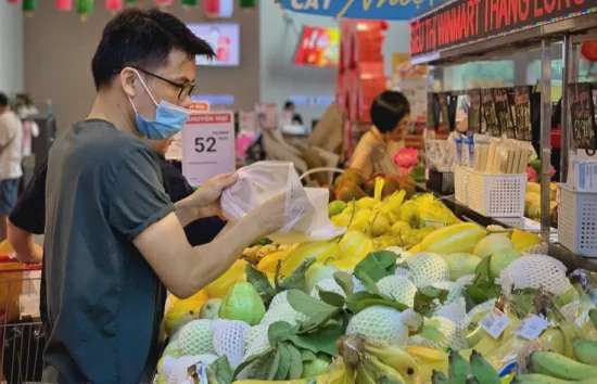 Rằm tháng 7: Đồ cúng chay ‘hốt bạc’, hoa tươi tăng giá chóng mặt