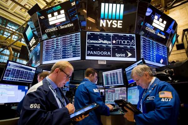 Chứng khoán Mỹ khởi sắc: Nasdaq và S&P 500 phục hồi mạnh mẽ phiên đầu tuần