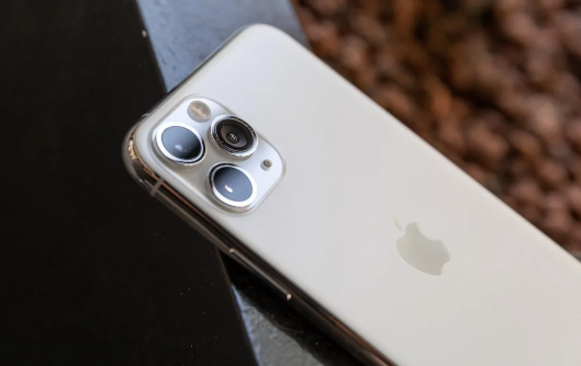 iPhone 11 Pro gây bất ngờ về giá: Rẻ chưa từng có, dân tình mừng thầm vì 