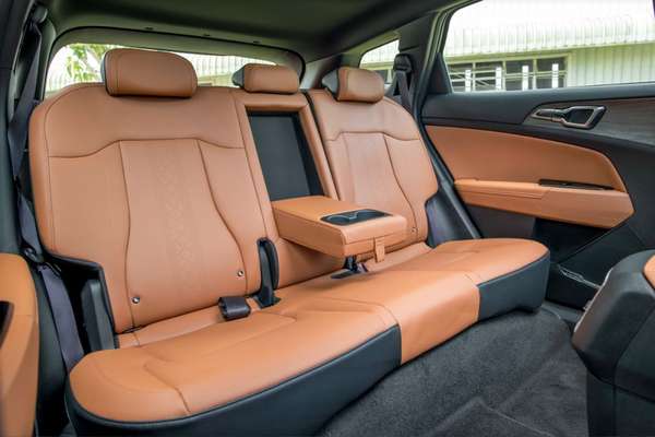 Kia Sportage 2023: Chiếc SUV hạng C mạnh mẽ, tiện nghi và an toàn vượt trội