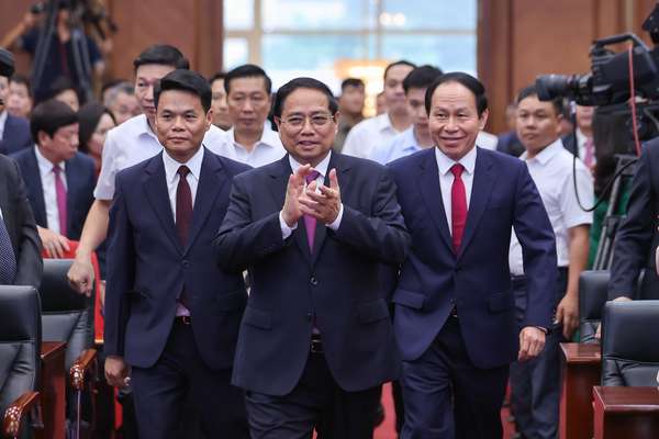 Thủ tướng: Hải Phòng (mới) gương mẫu, đi đầu xây dựng thành phố XHCN trong kỷ nguyên mới- Ảnh 1. Thủ tướng: Hải Phòng (mới) gương mẫu, đi đầu xây dựng thành phố XHCN trong kỷ nguyên mới- Ảnh 1.