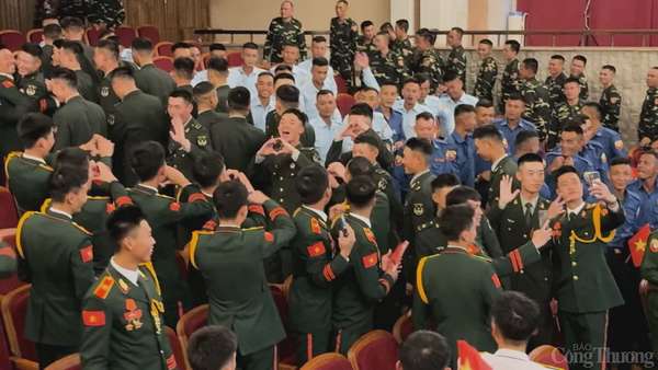 Chùm ảnh: Đoàn Quân đội nhân dân Việt Nam chuẩn bị cho buổi tổng duyệt tại Quảng trường Đỏ Chùm ảnh: Đoàn Quân đội nhân dân Việt Nam chuẩn bị cho buổi tổng duyệt tại Quảng trường Đỏ