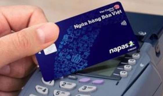 Thẻ tín dụng nội địa góp phần đẩy lùi tín dụng đen