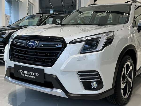 Subaru Forester giam gia