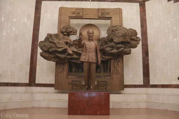 Những hiện vật vô giá về Chủ tịch Hồ Chí Minh Những hiện vật vô giá về Chủ tịch Hồ Chí Minh