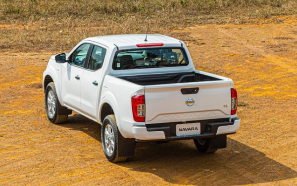 Nissan Navara 2022 bản giá rẻ ra mắt, tham vọng lật đổ “ngôi vương” của Ford Ranger