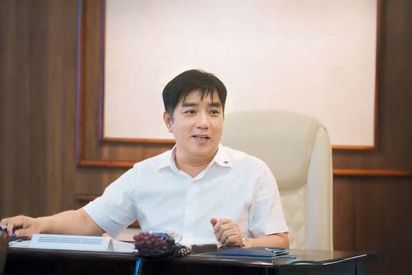 Hồ Minh Hoàng