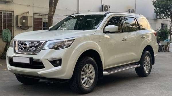 Giá xe Nissan Terra niêm yết và lăn bánh mới nhất tháng 11/2023