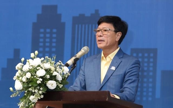 Không đợi cổ phiếu HQC “về mệnh”, Chủ tịch Trương Anh Tuấn, vợ và công ty riêng dồn dập thoái sạch vốn