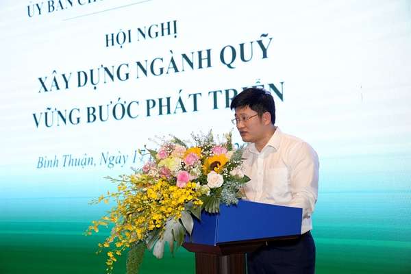 Ông Khương Tiến Hùng – Vụ trưởng Vụ Quản lý các công ty quản lý quỹ và Quỹ đầu tư chứng khoán, UBCKNN phát biểu tại Hội nghị