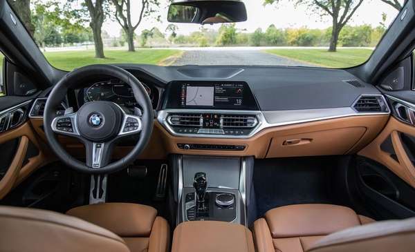 BMW 4 Series - mẫu sedan hạng sang với động cơ mạnh mẽ cùng hộp số tự động 8 cấp