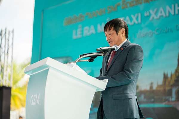 Ông Nguyễn Bá Hùng, Đại sứ Việt Nam tại Lào, phát biểu tại sự kiện ra mắt Xanh SM