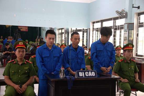 Đà Nẵng: Hơn 8 năm tù cho nhóm côn đồ hành hung 2 nữ nhân viên gác tàu
