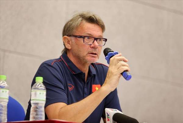 Tiết lộ dàn trợ lý siêu khủng của tân HLV Philippe Trousssier tại đội tuyển Việt Nam