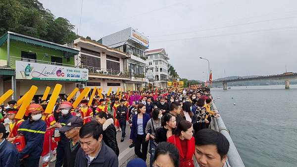Tỉnh Quảng Ninh: Hàng vạn người tham gia Khai hội Đền Cửa Ông năm 2023